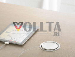 EVOline Port / Нержавеющая сталь / 3 выдвижных розетки (британский стиль)